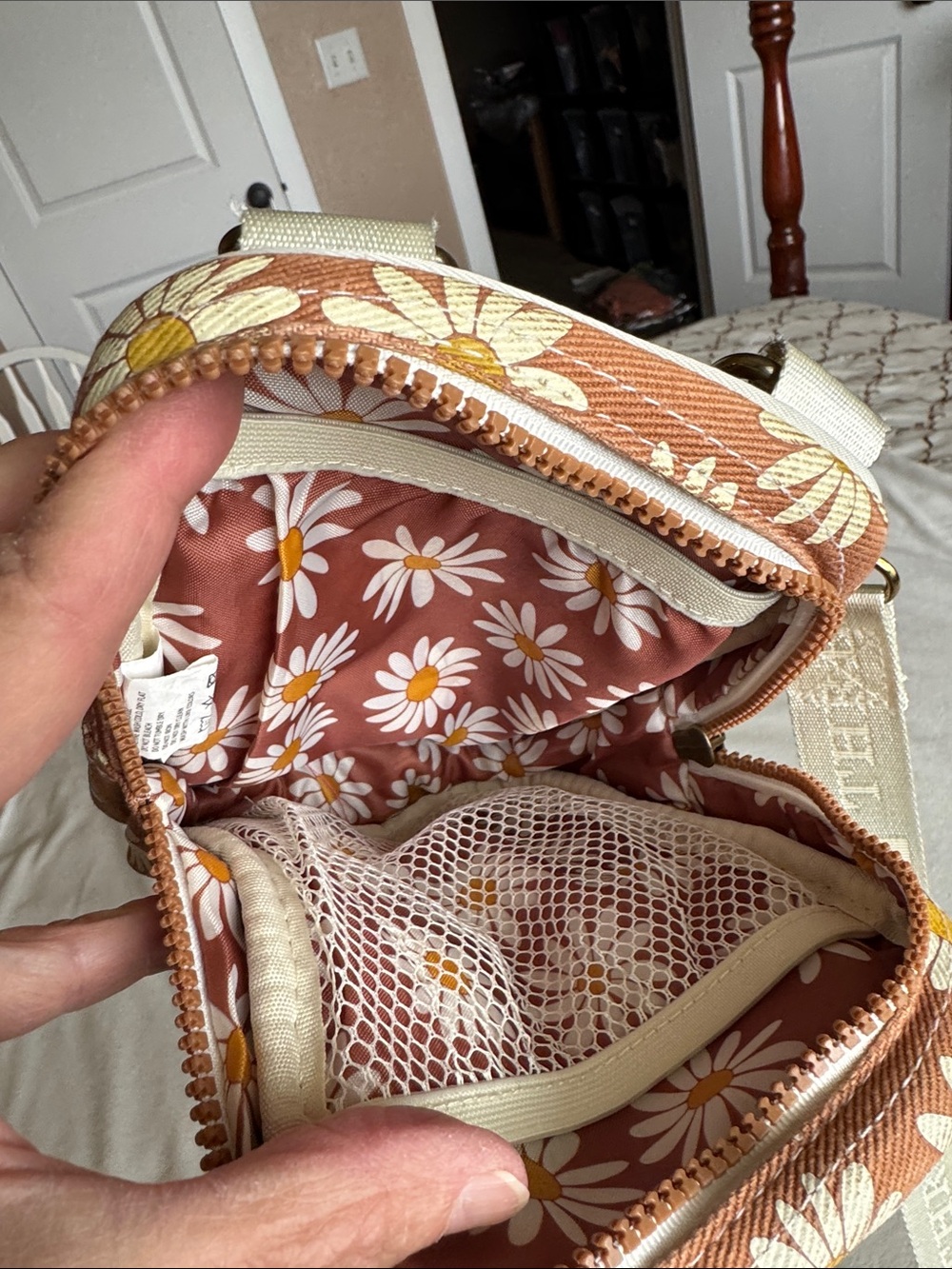 Thread crossbody bag - Picture 7 of 8